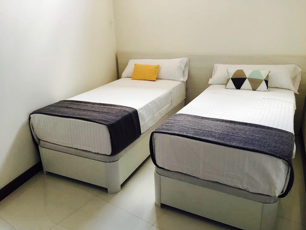 Roisa Suites Madrid Exteriör bild